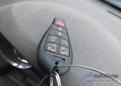 2016 Chrysler Town & Country Limited Platinum from USA, damaged, VIN 2C4RC1GG8GR133600